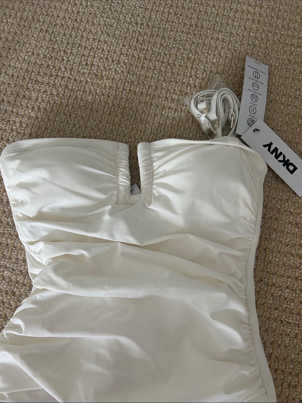 Women’s DKNY chic white removable straps swimsuit NWT Sz XS - Picture 2 of 7
